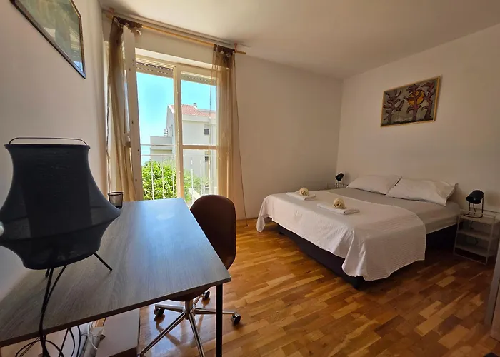 Trstenik Apartment Split