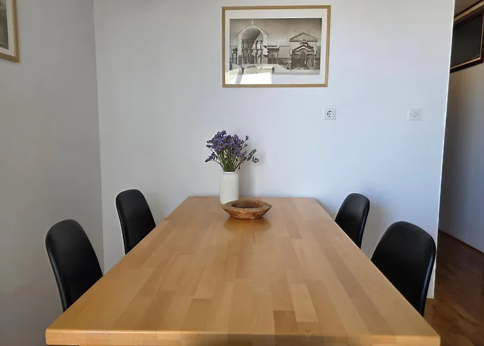 Apartment Trstenik Split